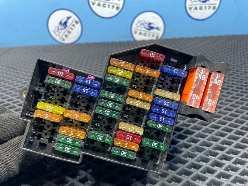 Блок предохранителей, 1000 рублей, Санкт-Петербург