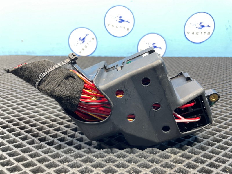 Блок предохранителей, 1000 рублей, Санкт-Петербург