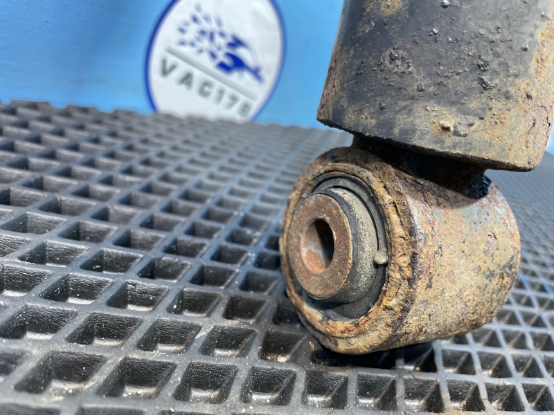 Амортизатор, 5000 рублей, Санкт-Петербург