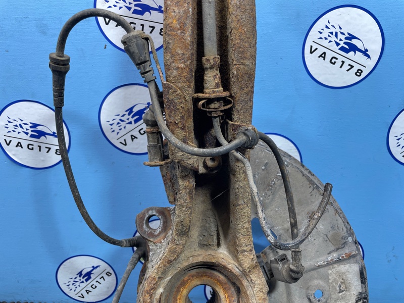 Кулак поворотный, 2000 рублей, Санкт-Петербург