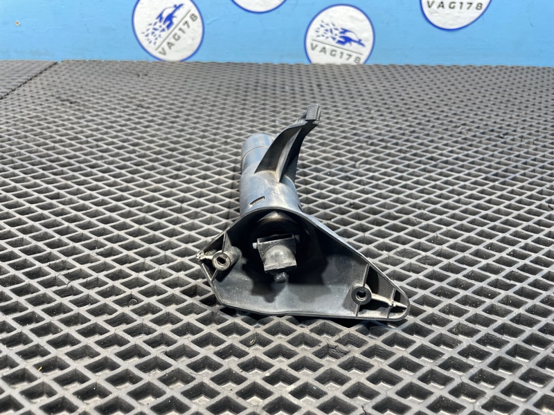 Форсунка омывателя фары, 1000 рублей, Санкт-Петербург