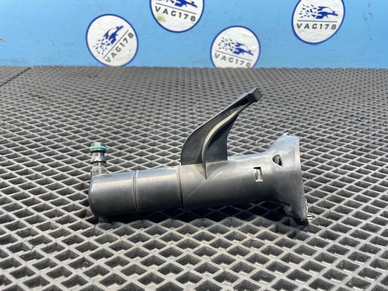 Форсунка омывателя фары, 1000 рублей, Санкт-Петербург