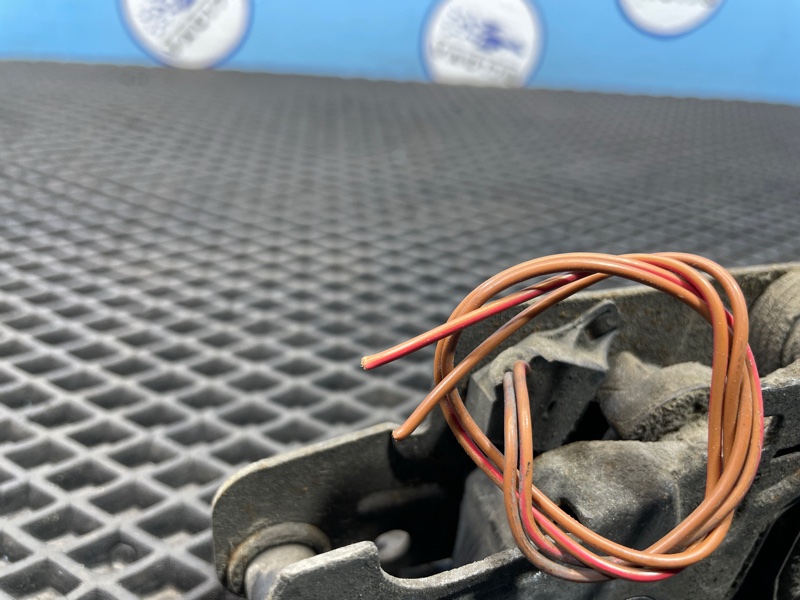 Замок капота, 1000 рублей, Санкт-Петербург