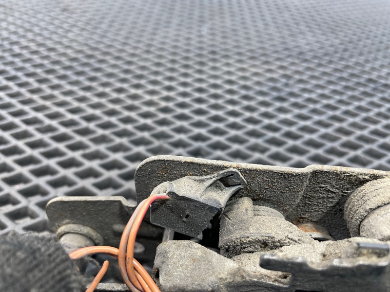 Замок капота, 1000 рублей, Санкт-Петербург