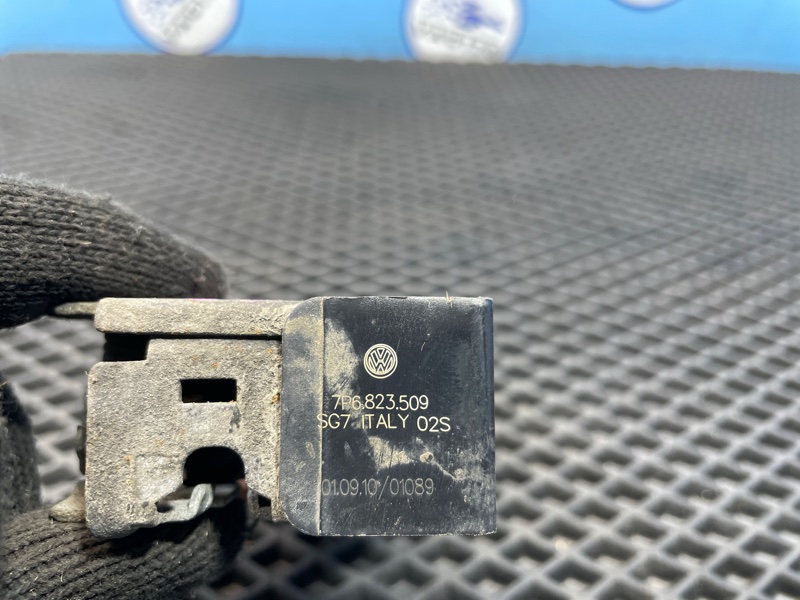 Замок капота, 1000 рублей, Санкт-Петербург