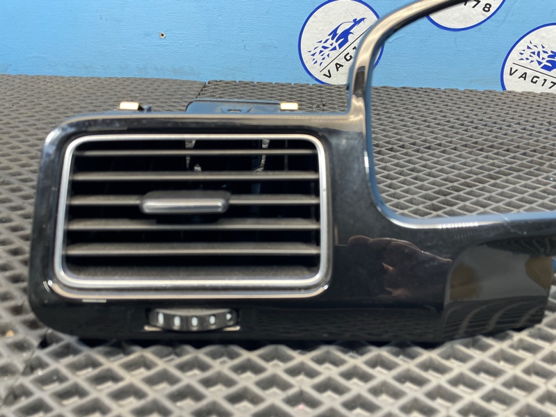 Накладка декоративная, 2000 рублей, Санкт-Петербург