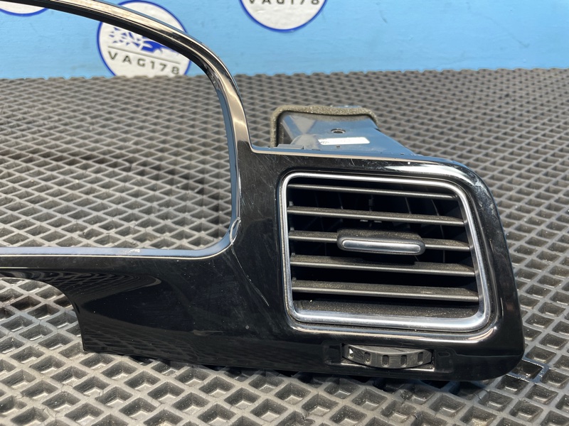 Накладка декоративная, 2000 рублей, Санкт-Петербург