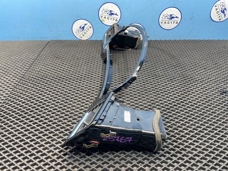 Накладка декоративная, 2000 рублей, Санкт-Петербург