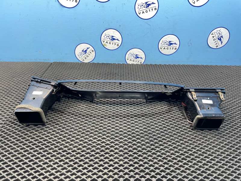 Накладка декоративная, 2000 рублей, Санкт-Петербург