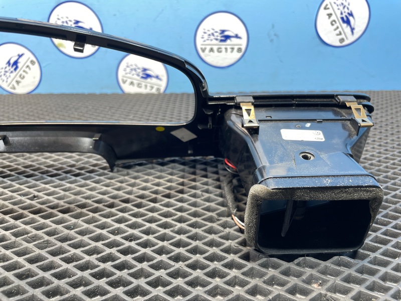 Накладка декоративная, 2000 рублей, Санкт-Петербург