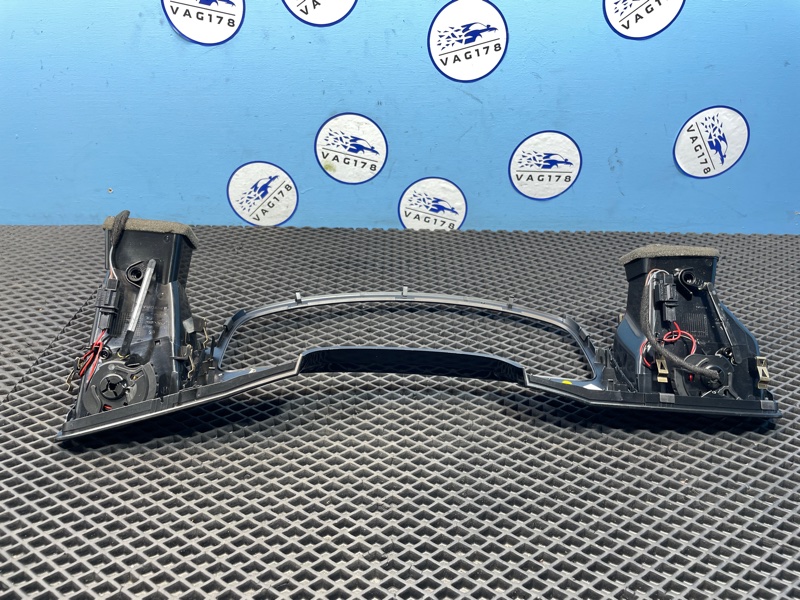 Накладка декоративная, 2000 рублей, Санкт-Петербург