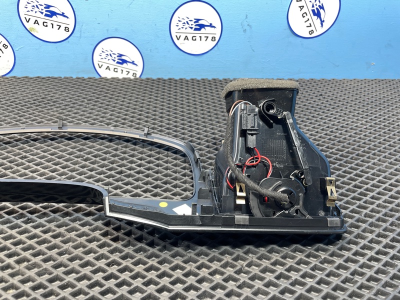 Накладка декоративная, 2000 рублей, Санкт-Петербург