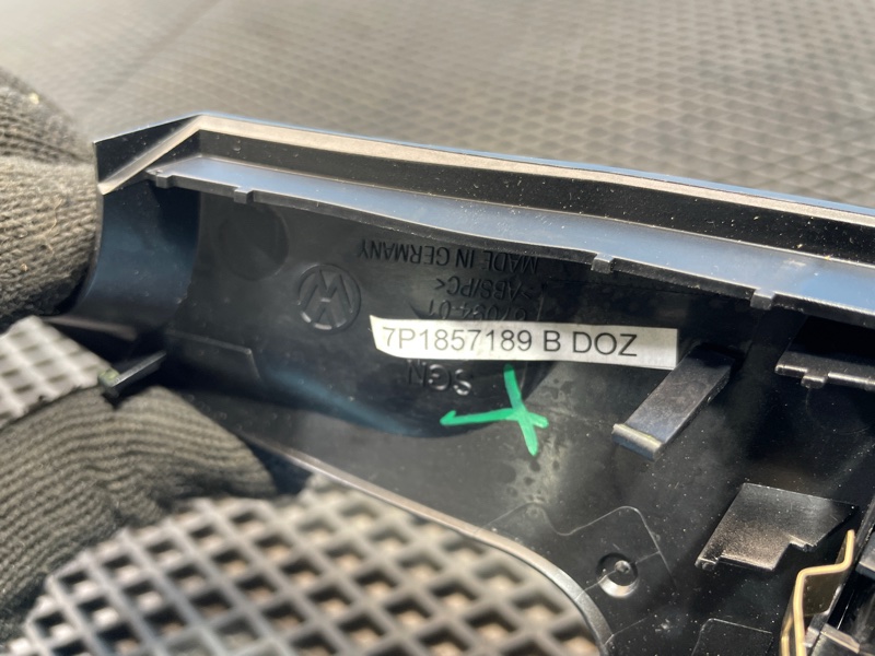 Накладка декоративная, 2000 рублей, Санкт-Петербург