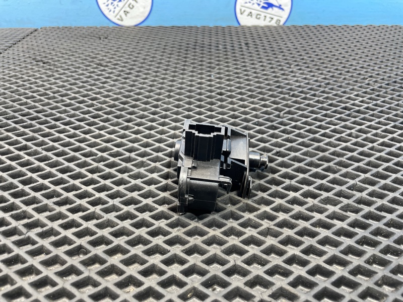 Активатор замка крышки бензобака, 1000 рублей, Санкт-Петербург