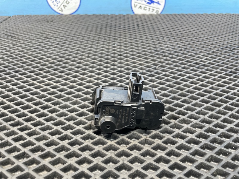 Активатор замка крышки бензобака, 1000 рублей, Санкт-Петербург