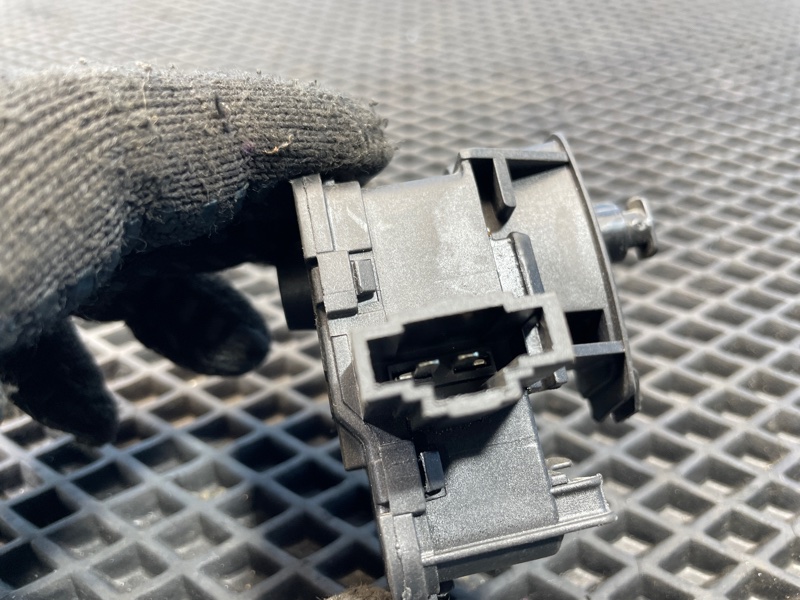 Активатор замка крышки бензобака, 1000 рублей, Санкт-Петербург