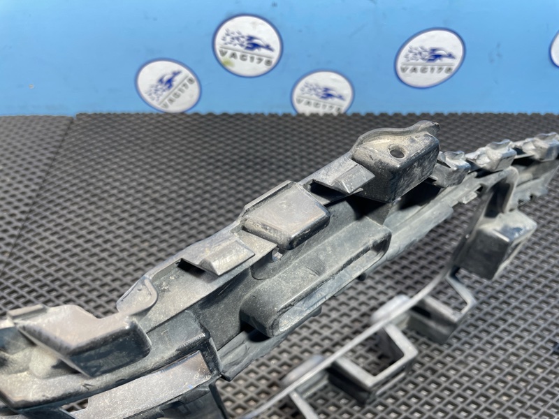 Направляющая бампера, 900 рублей, Санкт-Петербург