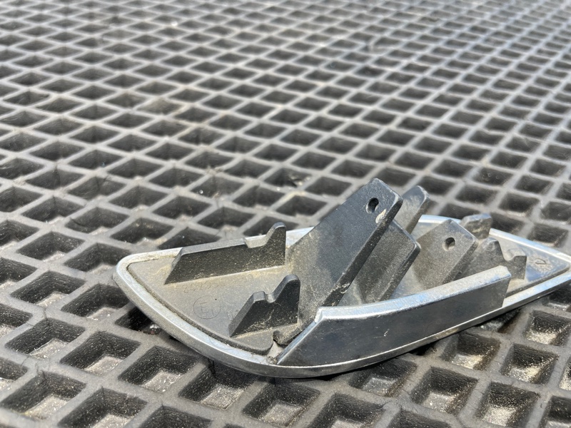 Крышка форсунки омывателя, 500 рублей, Санкт-Петербург