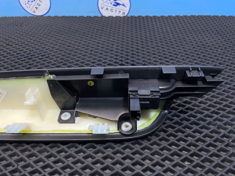 Подлокотник, 1000 рублей, Санкт-Петербург