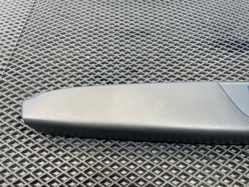 Подлокотник, 2000 рублей, Санкт-Петербург