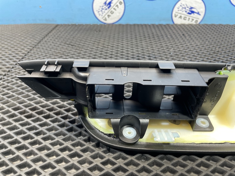 Подлокотник, 2000 рублей, Санкт-Петербург