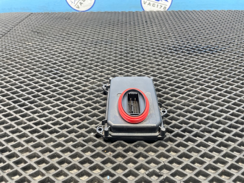 Блок ксеноновой лампы, 2000 рублей, Санкт-Петербург