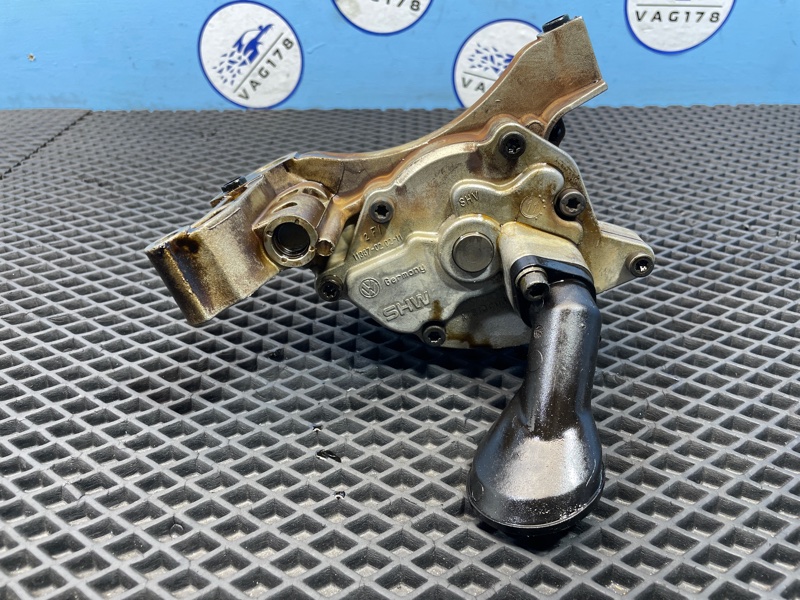 Насос масляный, 2000 рублей, Санкт-Петербург