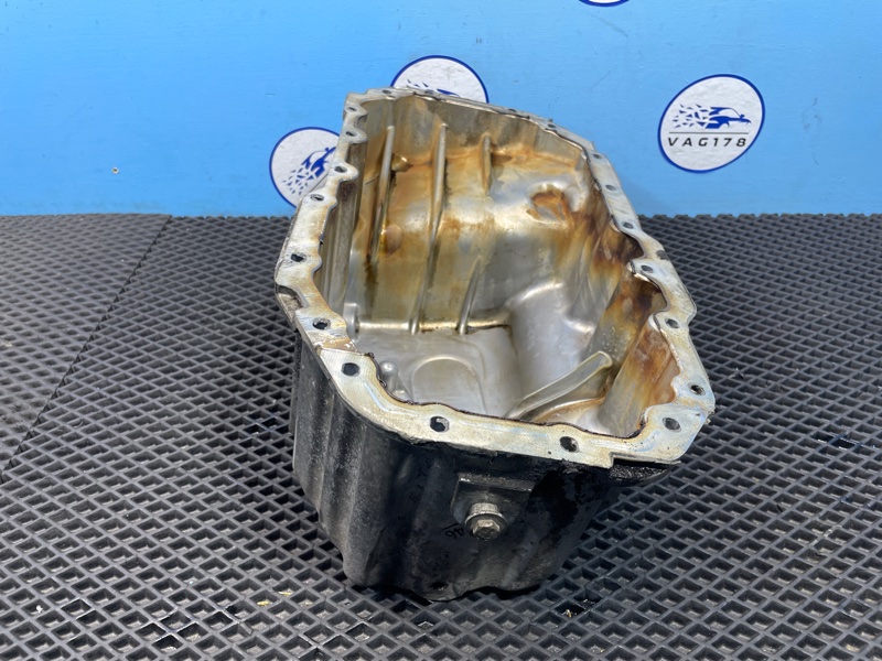 Поддон двигателя масляный, 2500 рублей, Санкт-Петербург