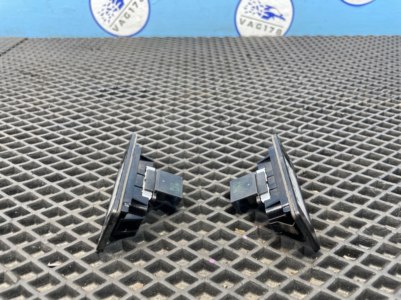 Фонарь подсветки номера, 1000 рублей, Санкт-Петербург