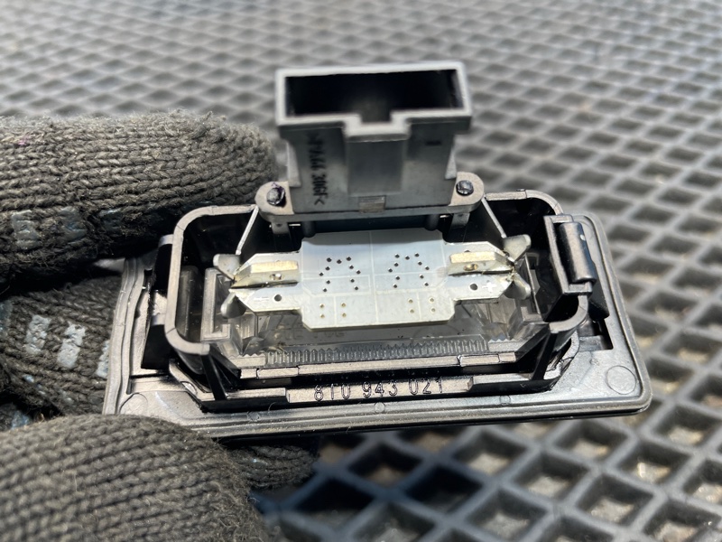 Фонарь подсветки номера, 1000 рублей, Санкт-Петербург