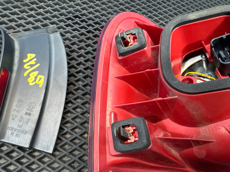 Фонарь, 2000 рублей, Санкт-Петербург