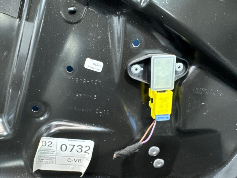 Стеклоподъемник электр., 2000 рублей, Санкт-Петербург