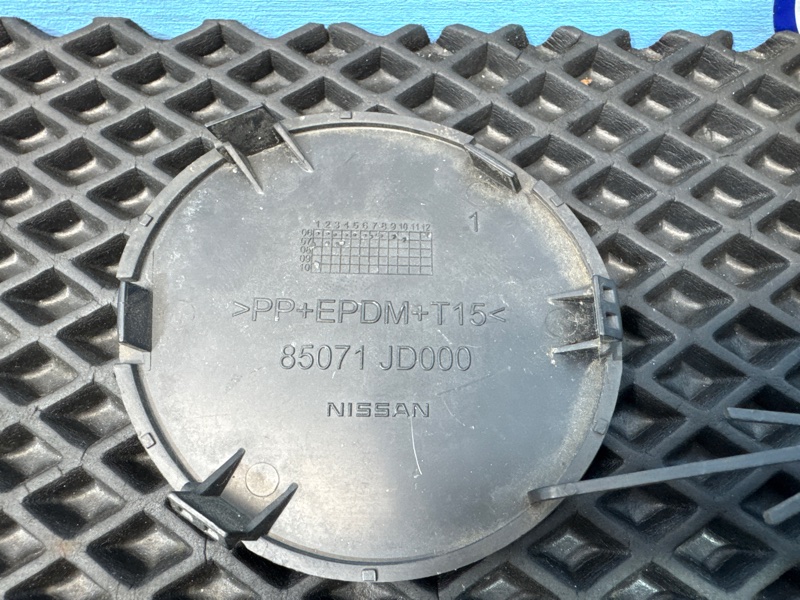 Заглушка буксировочного крюка, 1000 рублей, Санкт-Петербург