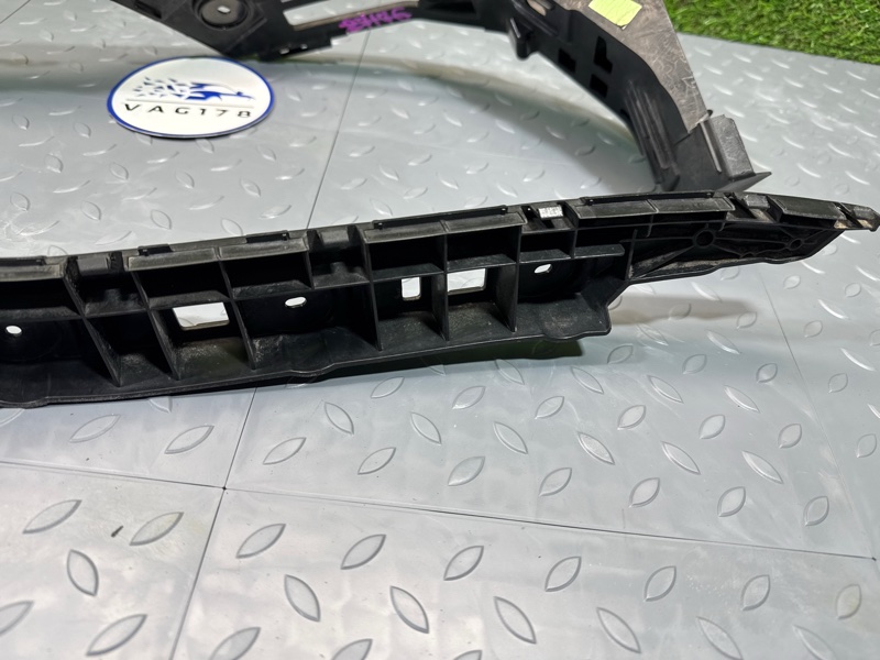 Направляющая бампера, 2000 рублей, Санкт-Петербург