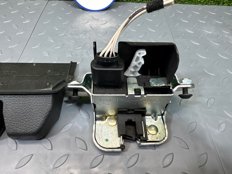 Замок багажника, 6500 рублей, Санкт-Петербург