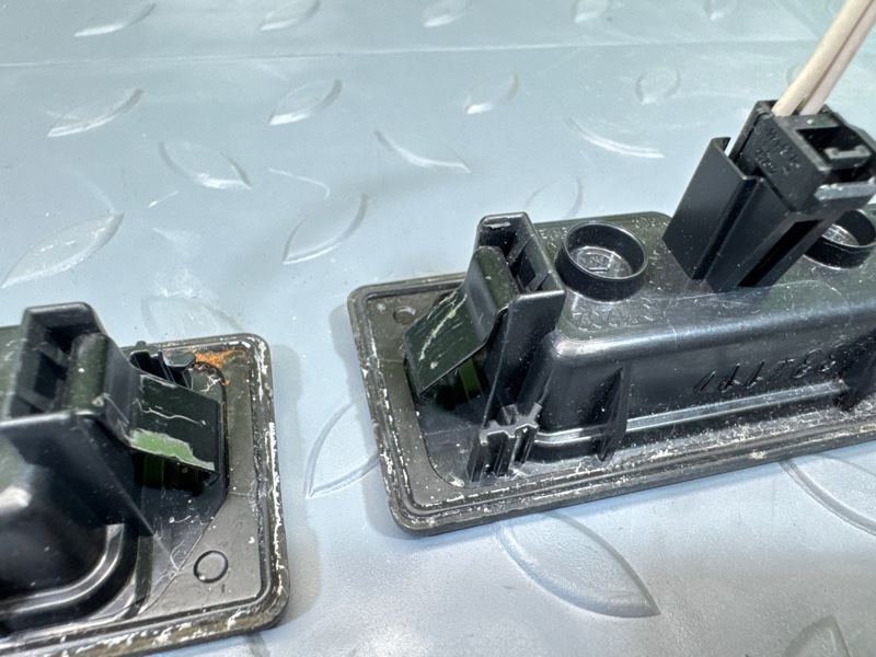 Фонарь подсветки номера, 1000 рублей, Санкт-Петербург