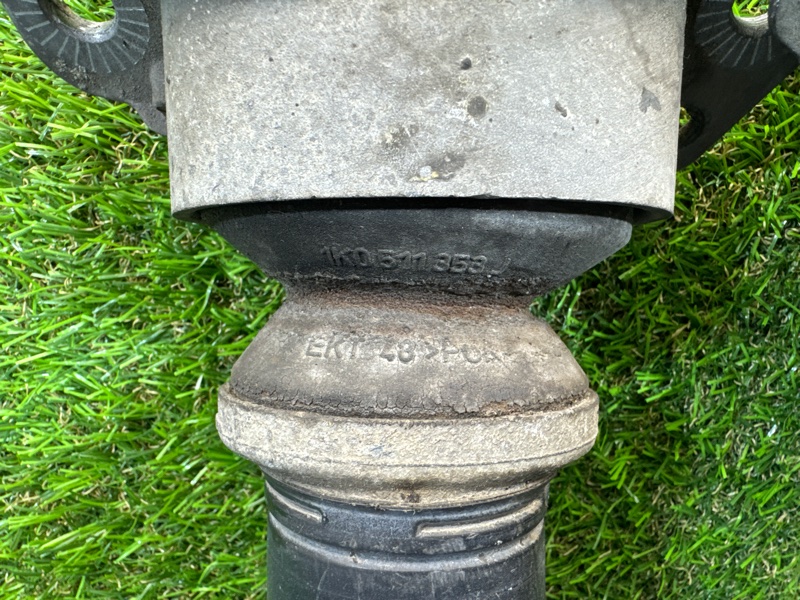 Амортизатор, 2000 рублей, Санкт-Петербург