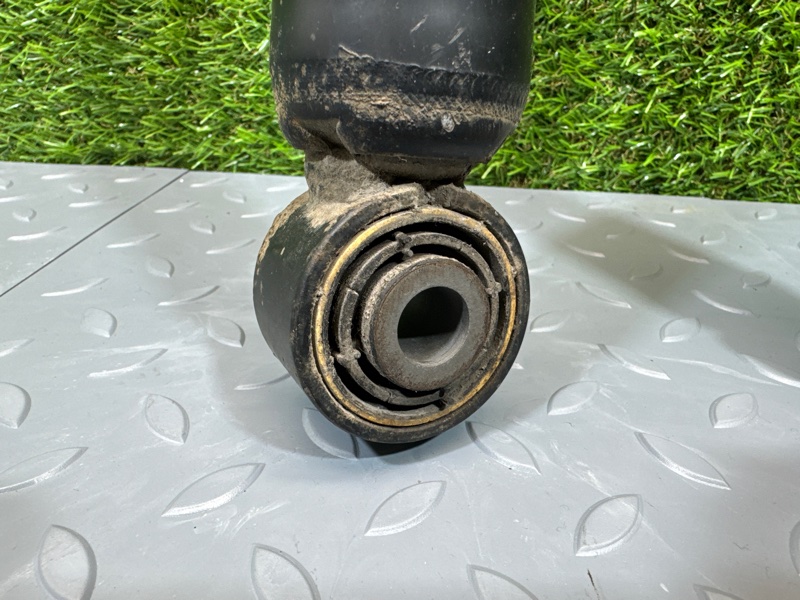 Амортизатор, 2000 рублей, Санкт-Петербург