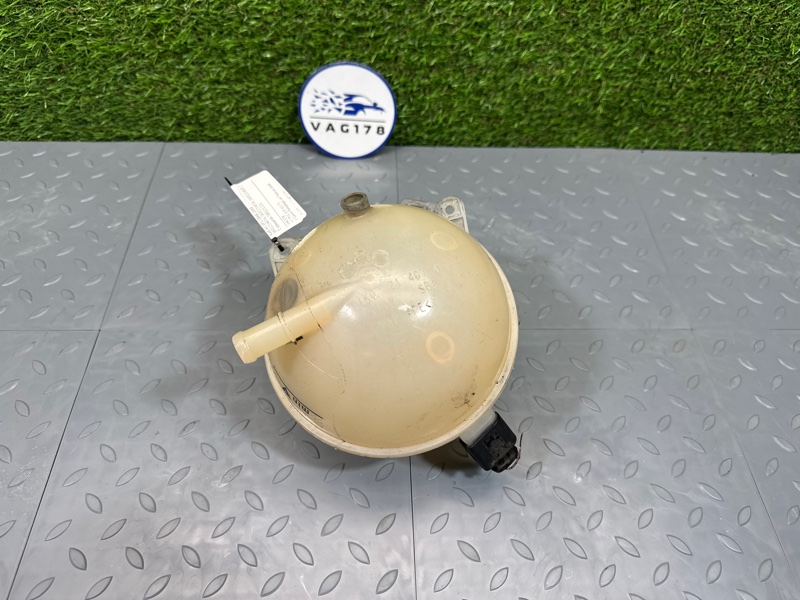 Бачок расширительный, 1000 рублей, Санкт-Петербург