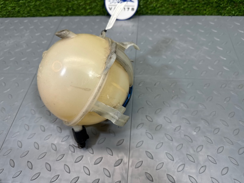 Бачок расширительный, 1000 рублей, Санкт-Петербург