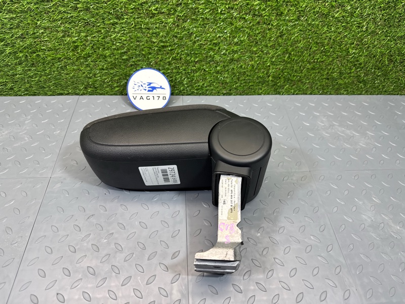 Подлокотник, 2000 рублей, Санкт-Петербург