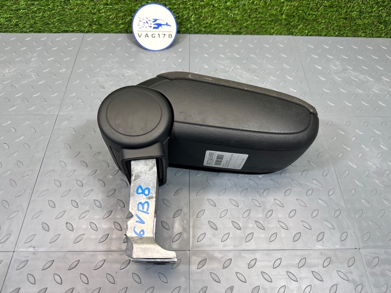 Подлокотник, 2000 рублей, Санкт-Петербург