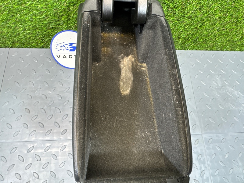 Подлокотник, 2000 рублей, Санкт-Петербург