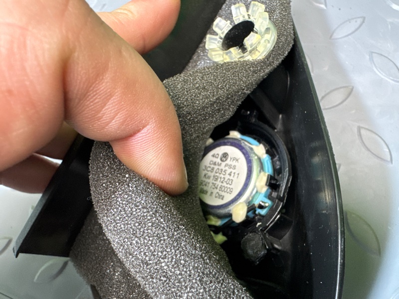 Крышка зеркала, 2000 рублей, Санкт-Петербург