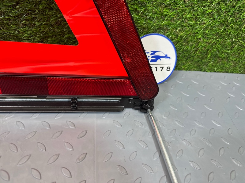 Знак аварийной остановки, 1500 рублей, Санкт-Петербург