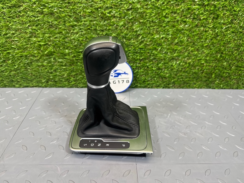 Чехол кулисы, 2000 рублей, Санкт-Петербург