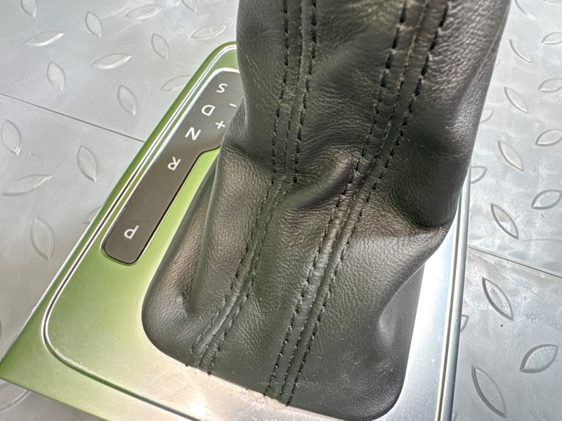 Чехол кулисы, 2000 рублей, Санкт-Петербург