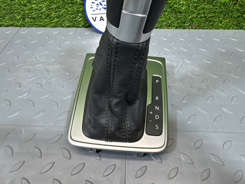 Чехол кулисы, 2000 рублей, Санкт-Петербург