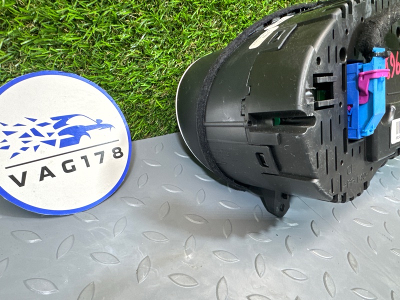 Панель приборов, 10000 рублей, Санкт-Петербург