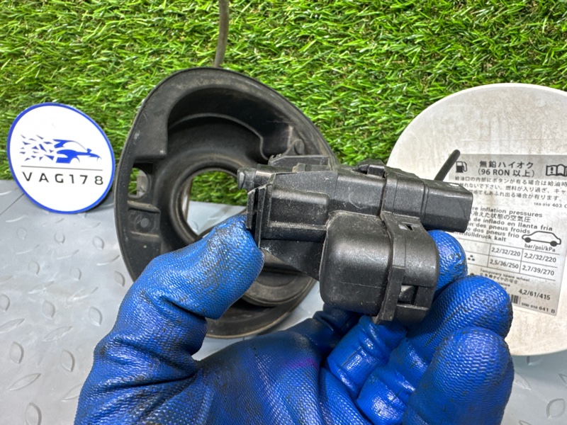 Лючок бензобака, 5500 рублей, Санкт-Петербург